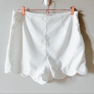 🍉Scalloped White High Waisted Shorts